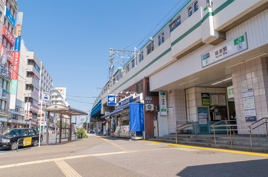 綾瀬駅からすぐ、夜間・土日も診療通いやすい歯科医院